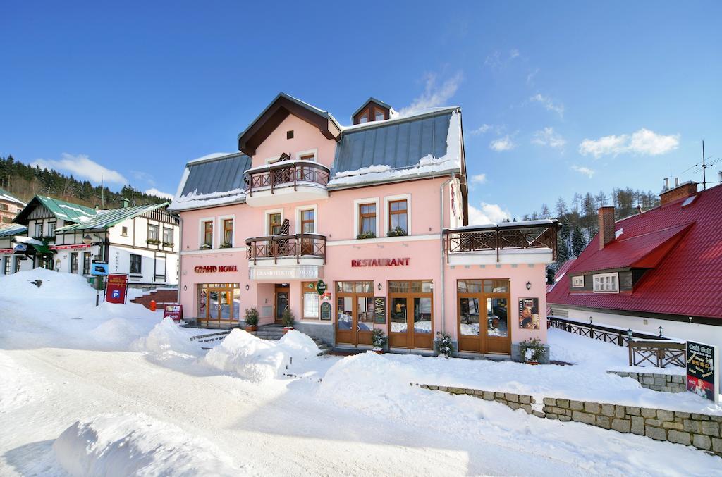 Wellness Hotel Grand Spindleruv Mlyn Exterior foto